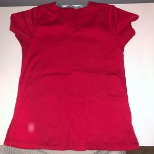 Woman’s edge scrub top